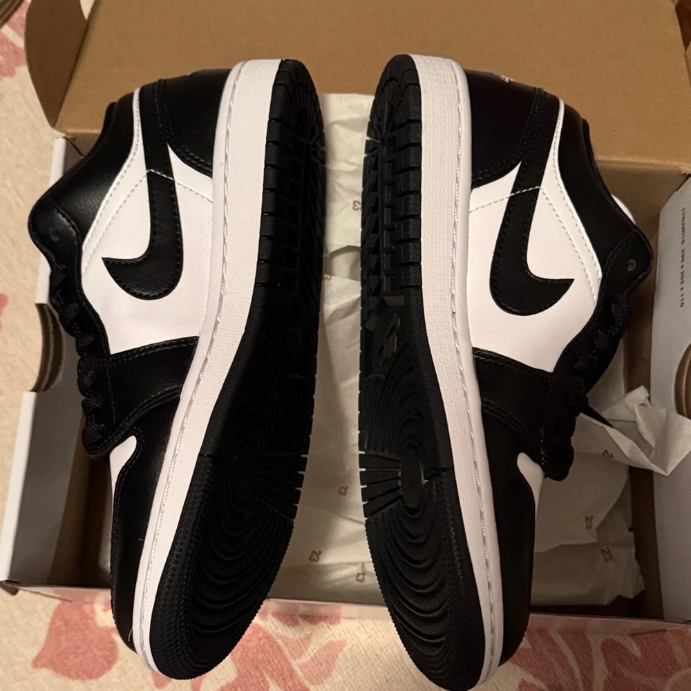 Nike Women's Air Jordan 1 Low Panda - Picture 6 of 8